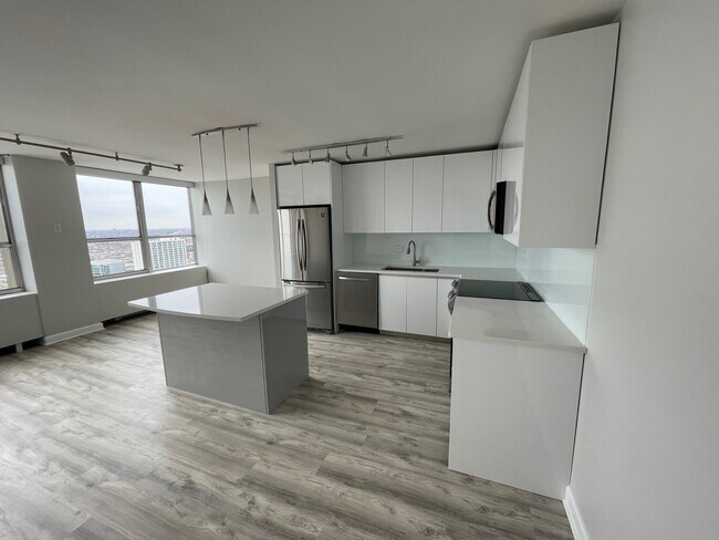 Foto del edificio - 655 W Irving Park Rd