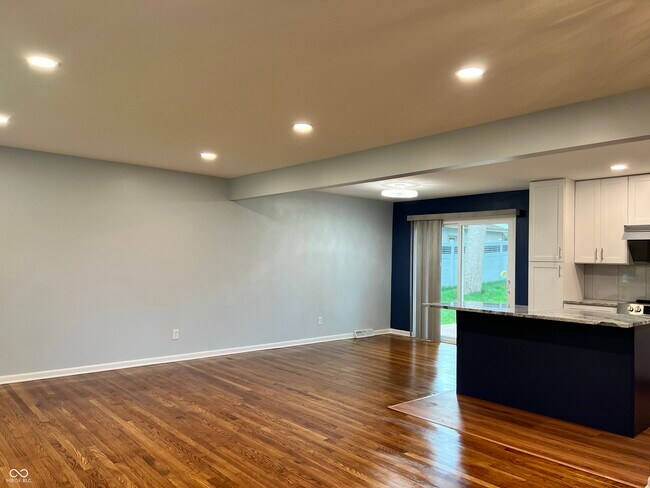 Building Photo - 1340 Orchard Park Dr N