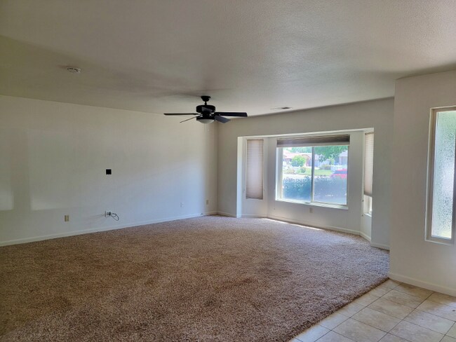 Foto del edificio - 1550 Sterling Dr