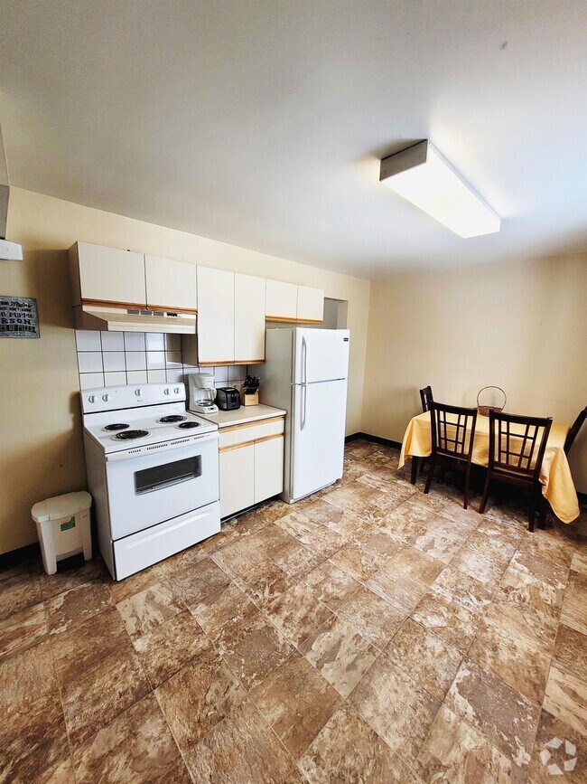 Apartments under C1,500 in Kitimat, BC 2 Rentals