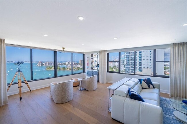 Foto del edificio - 770 S Palm Ave