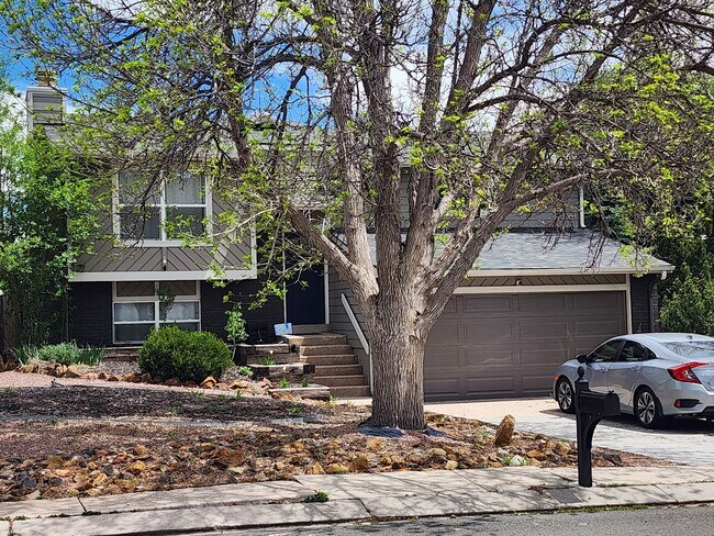 Foto del edificio - Charming 3-Bedroom Home in a Prime Location!