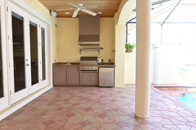 Foto del edificio - 8050 Whitford Ct