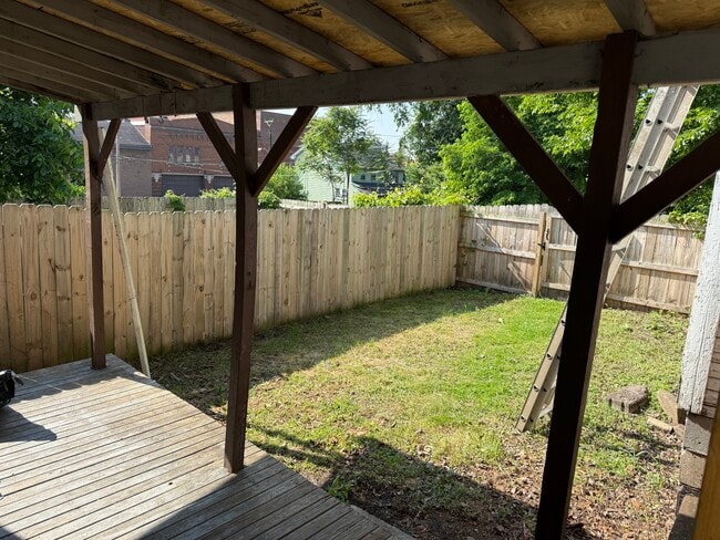 Building Photo - 712 Dock St