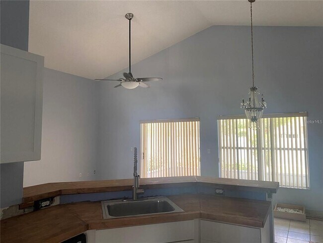 Building Photo - 2831 Berkshire Cir