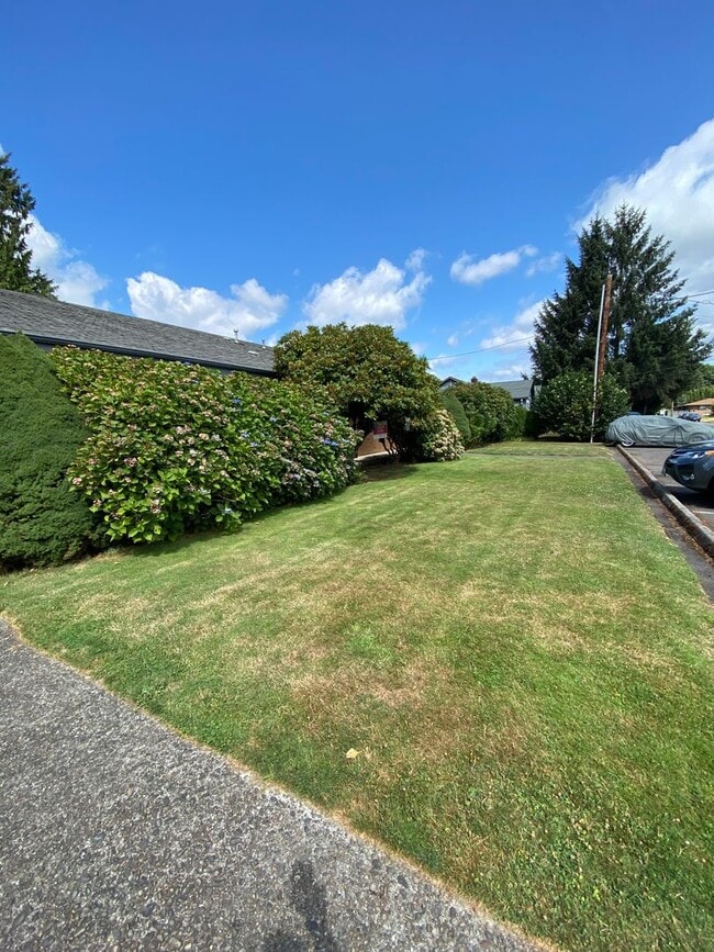 Photo - Cozy 1 Bed 1 Bath Downtown Renton ! House