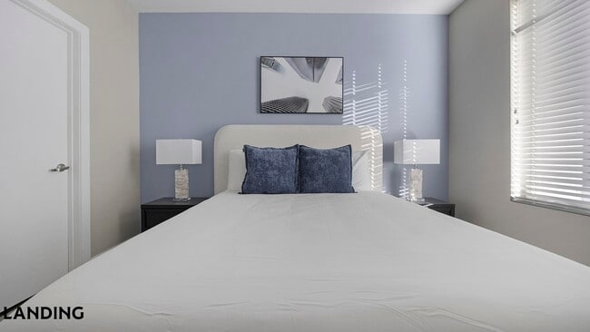 Building Photo - 1000 S Broadway