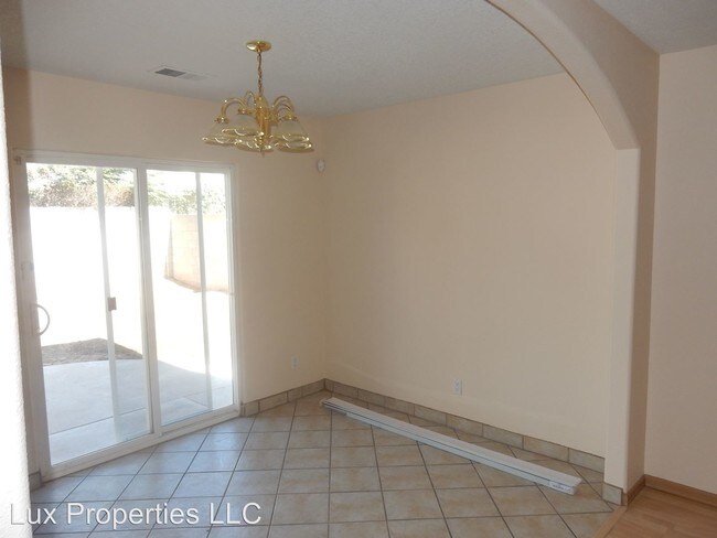 Foto del edificio - 6615 Tauton Rd NW