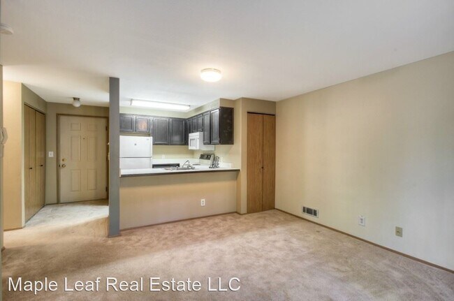 Foto del edificio - 1 br, 1 bath House - 411 N 90th St  Apt 103