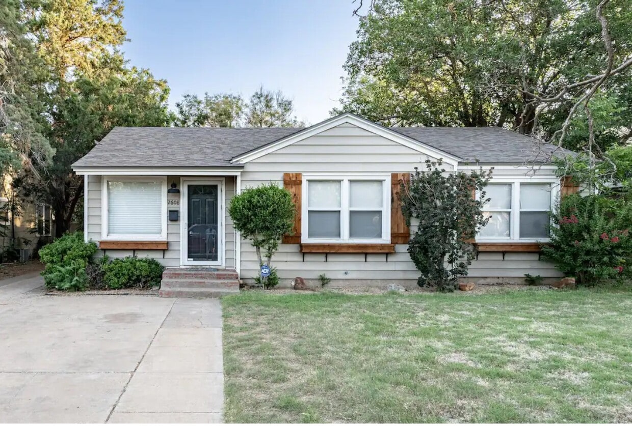2608 32nd St, Lubbock, TX 79410 House for Rent in Lubbock, TX
