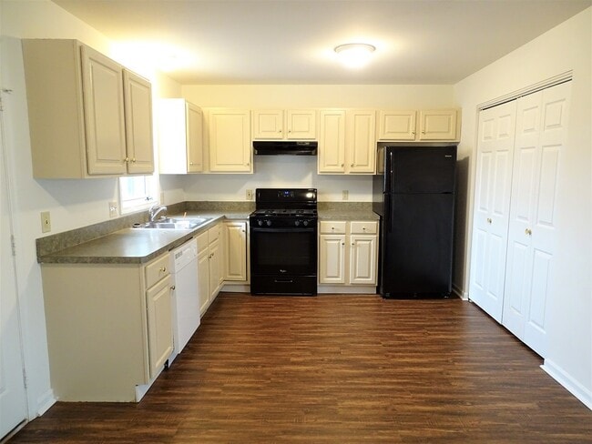 Building Photo - 91 Pebble Creek Dr