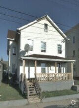 Building Photo - 225 Helen St