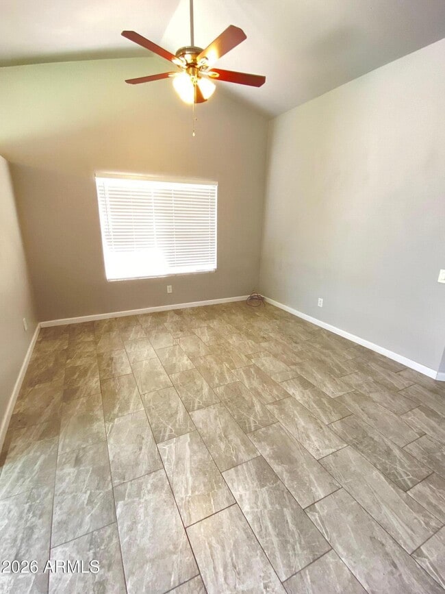Foto del edificio - 16253 N 18th St