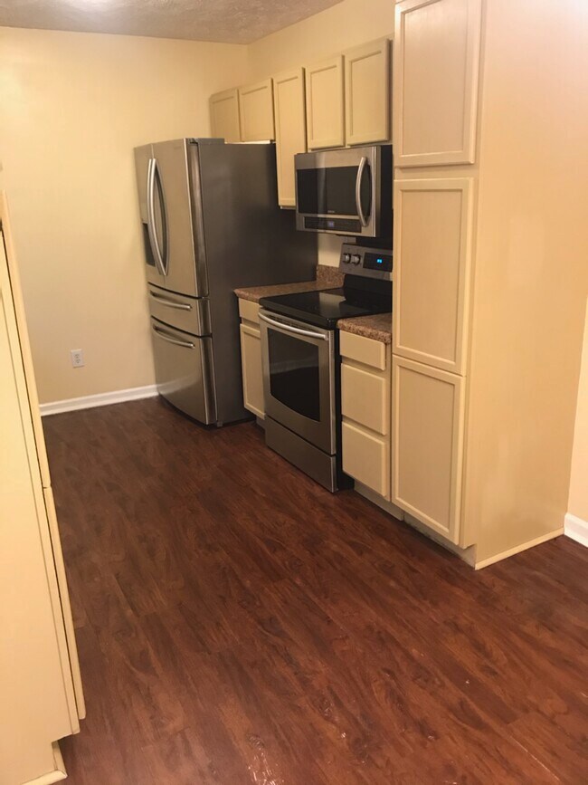 Foto del edificio - 3514 Clovis Ct