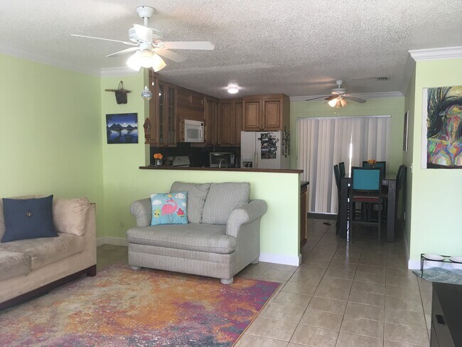 Foto del edificio - 3781 Roan Ct E