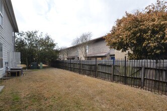 Building Photo - 11045 Landswalk Dr