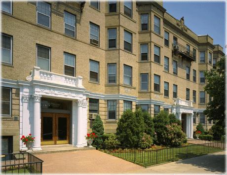 Building Photo - 121 Park Dr