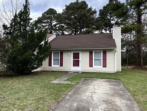 Building Photo - 131 Twin Wood Dr