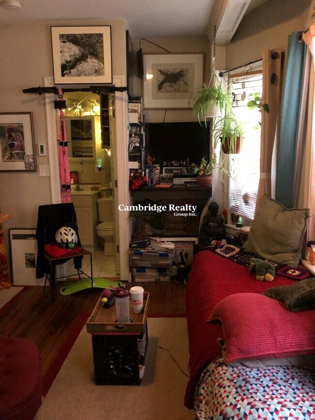 Building Photo - 97 College Ave