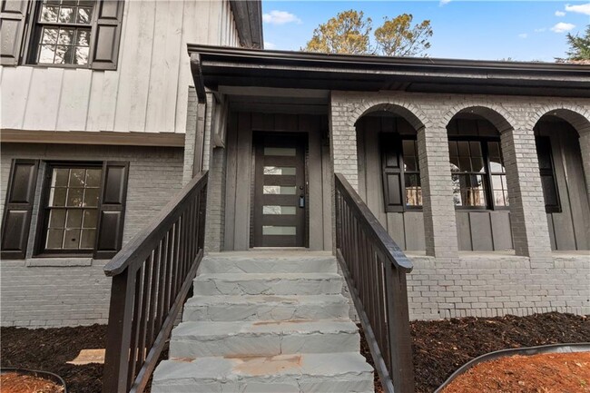 Building Photo - 4399 Plantation Ln