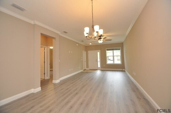 Building Photo - 11 Ullynn Pl