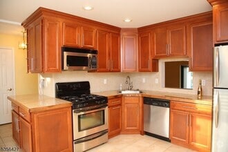 Building Photo - 292 Penns Way
