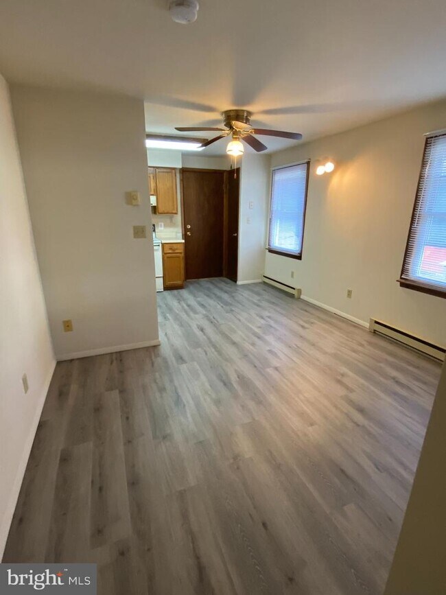 1412 Fairmount Rd Unit D, Hampstead, MD 21074 Room for Rent in