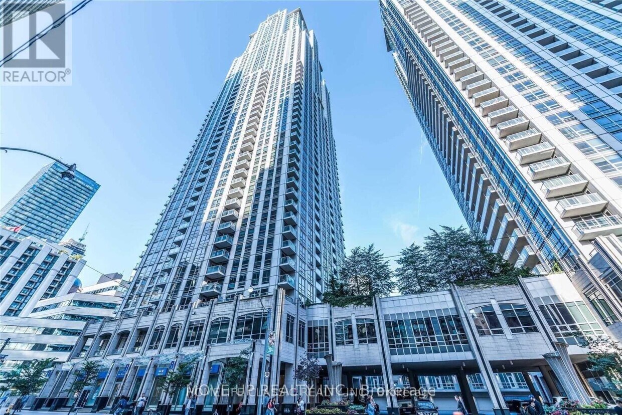 Photo principale - 763-1763 Bay St.