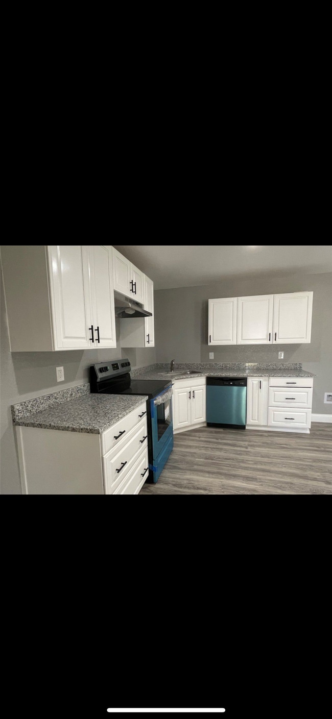 Building Photo - 225 E Coral Way