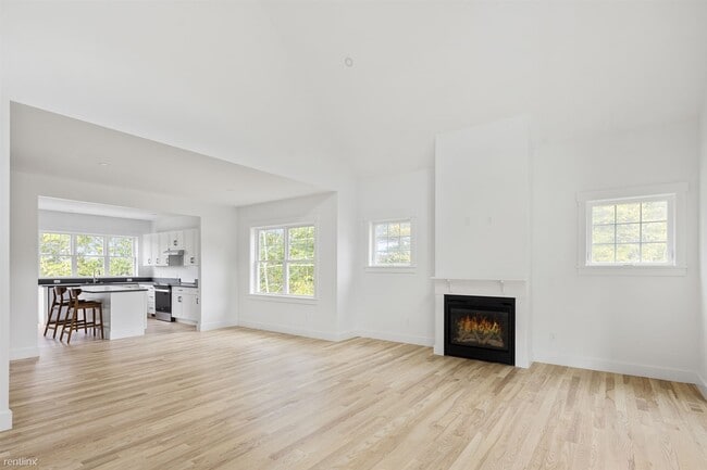 Building Photo - 2 br, 2.5 bath Townhome - 1 Honey Hill Lane