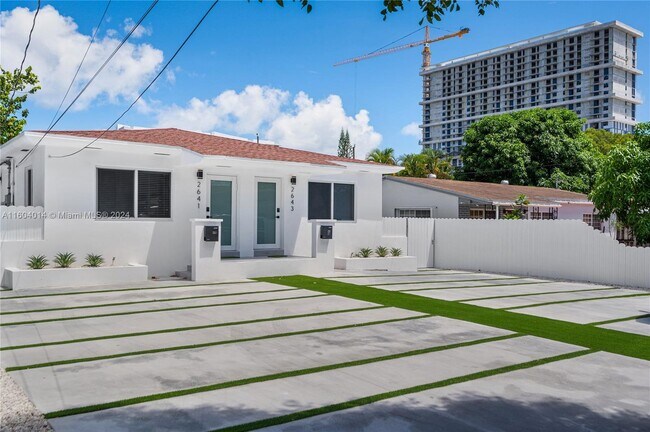 Building Photo - 2641 SW 29th Ct