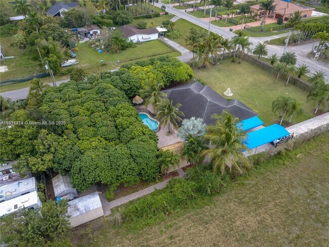 Foto del edificio - 18405 SW 216th St