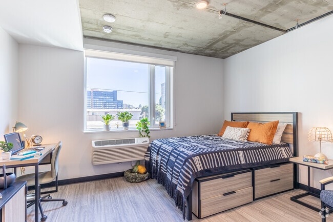 0BR, 1BA - 3550F - Union on Broadway