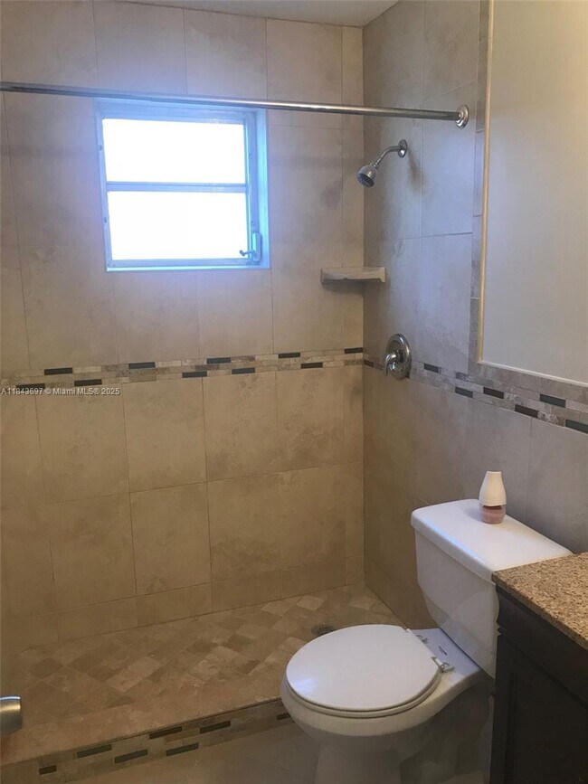 Building Photo - 3241 SW 88th Pl