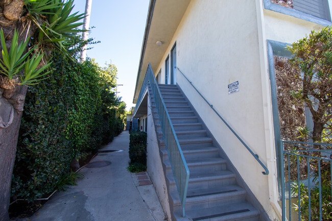 Foto del edificio - 4112 Grand View Blvd