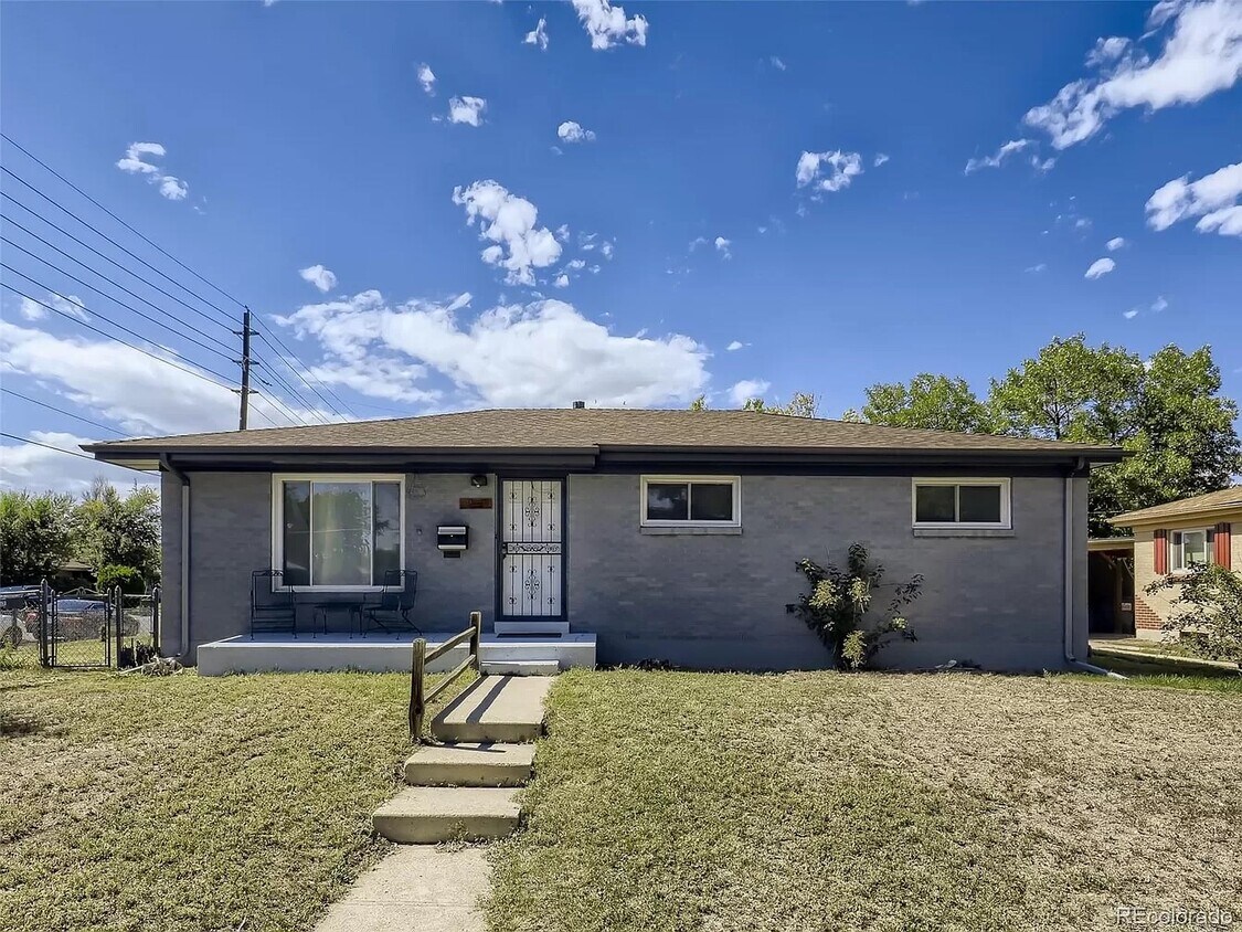 1301 Troy St, Aurora, CO 80011 House Rental in Aurora, CO