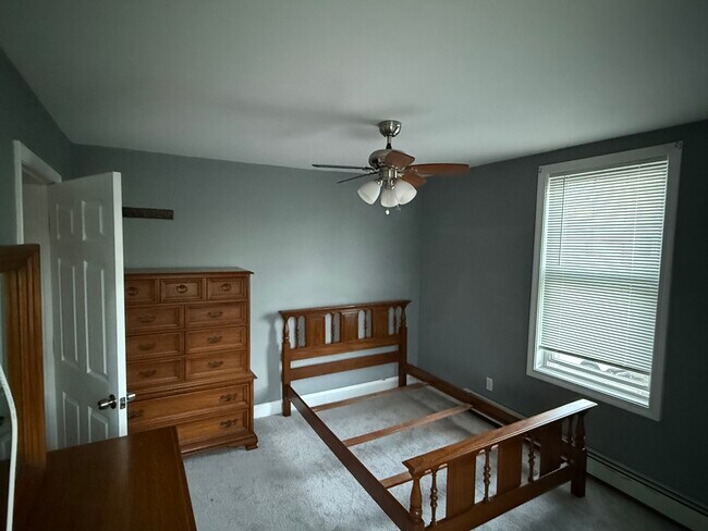 Bedroom - 136 Hall St