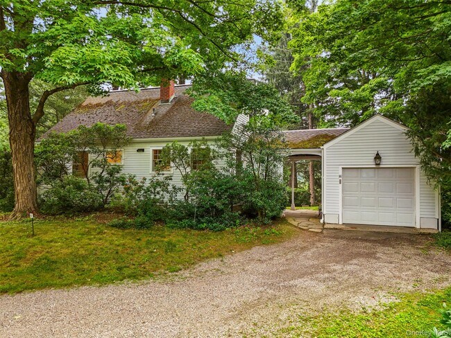 Building Photo - 84 Pound Ridge Rd