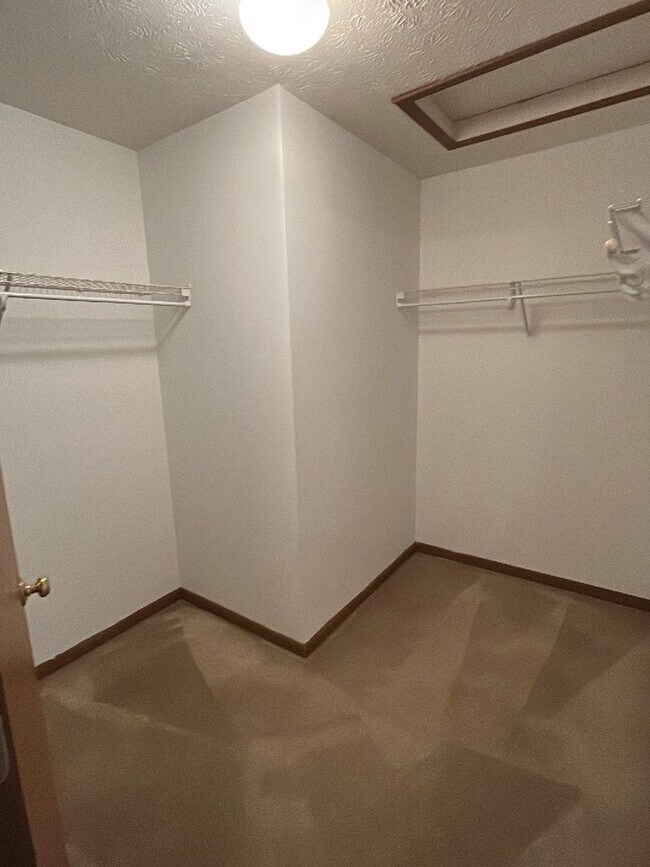 Foto del edificio - Large townhouse with 3 Bedrooms, 3.5 Bath,...