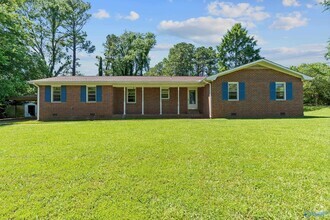 Building Photo - 1103 Wayne Cir