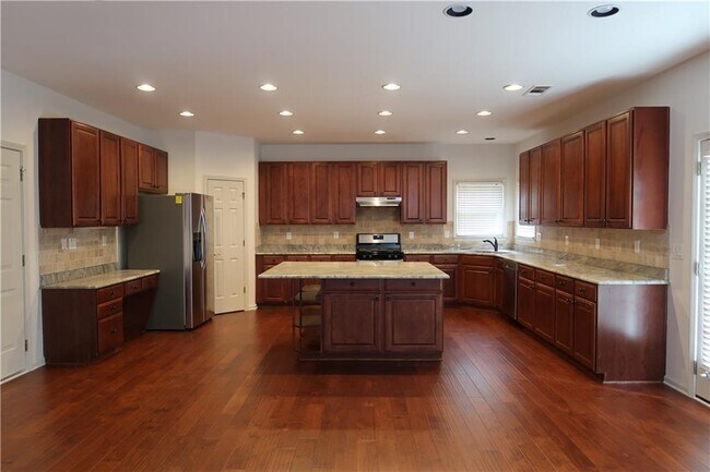 Building Photo - 2955 Spring Harbor Dr