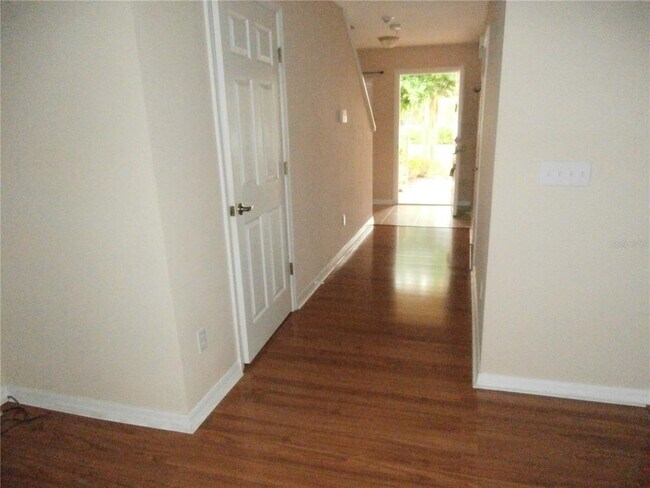 Foto del edificio - 255 Sterling Springs Ln