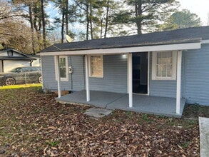 Building Photo - 5038 Westbrook Rd