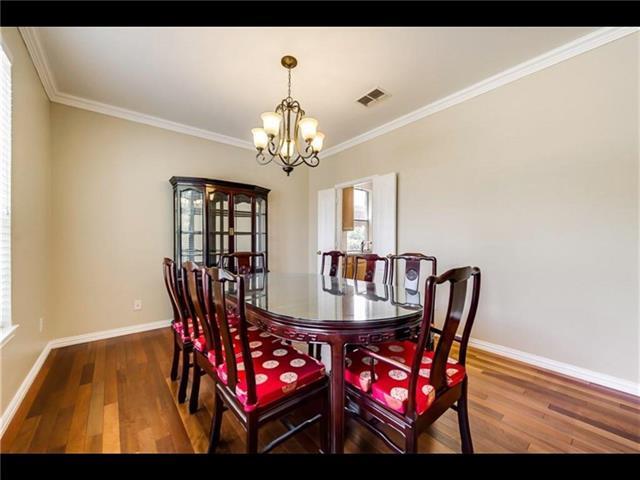 Foto del edificio - 102 Parkhurst Ln