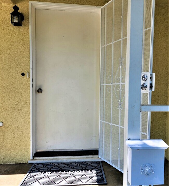 Foto del edificio - Beautiful 2Bd, 1Ba Riverside Home in Great...
