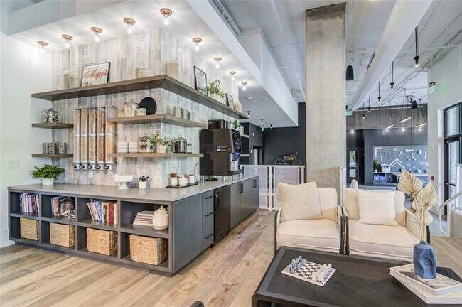 Foto del edificio - 1330 Fairmont Ave NW