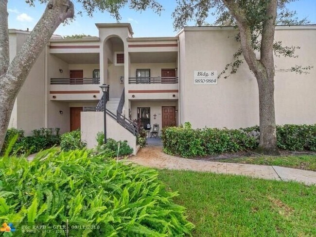Foto del edificio - 9854 NW 3rd Ct