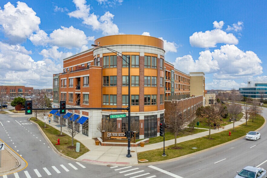 Foto principal - 450 Village Center Dr