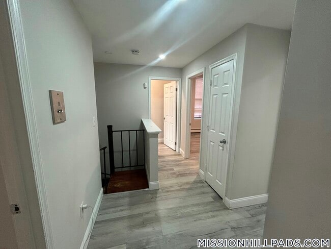 Building Photo - 15 Ruggles St