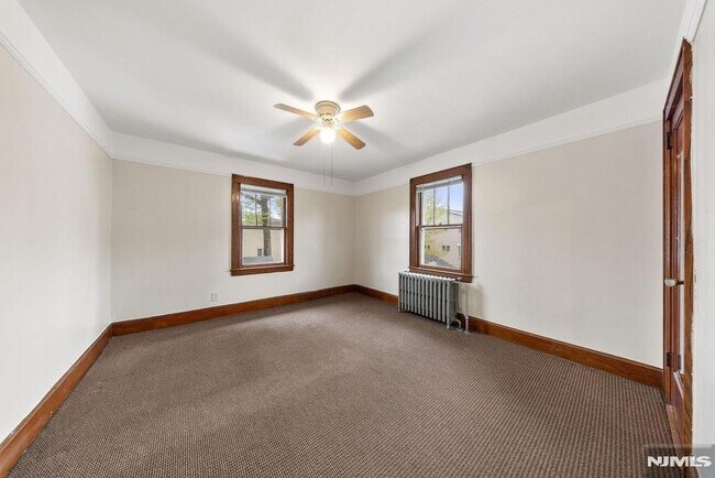 Foto del edificio - 415 Lincoln Ave
